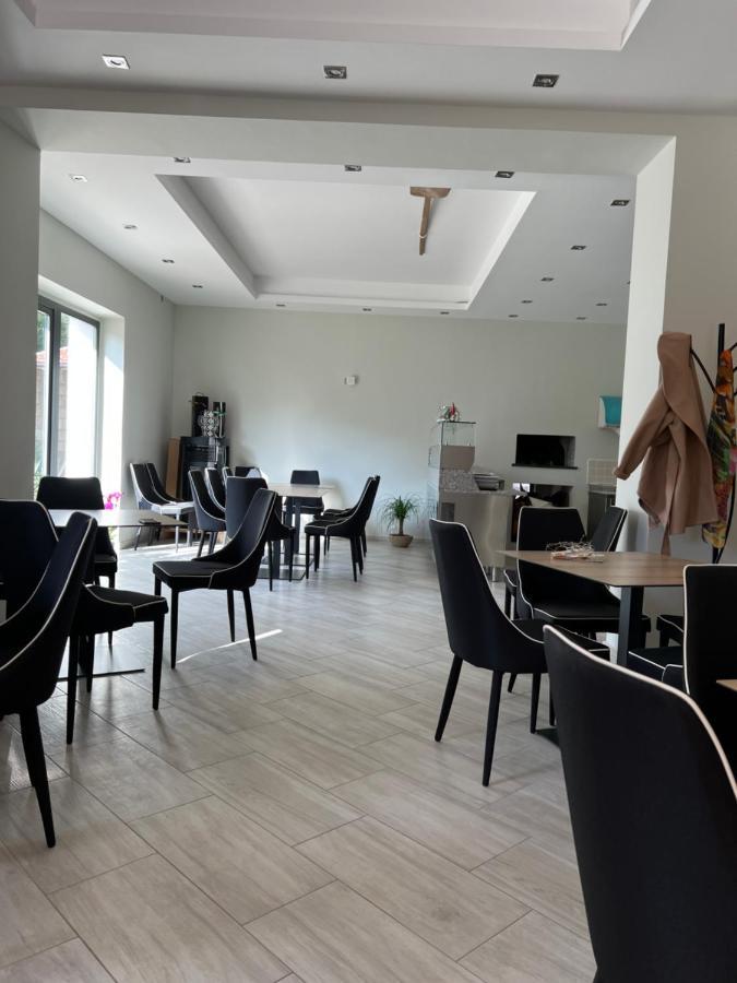 Atomos Bed & Breakfast Alvignano Bagian luar foto