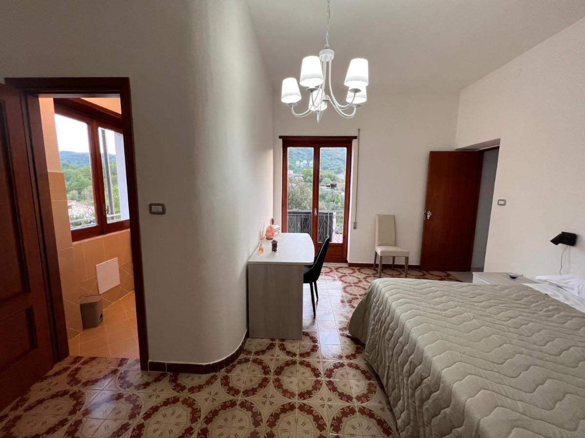 Atomos Bed & Breakfast Alvignano Bagian luar foto