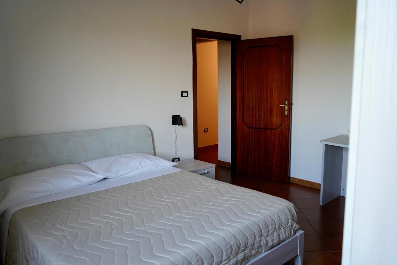 Atomos Bed & Breakfast Alvignano Bagian luar foto