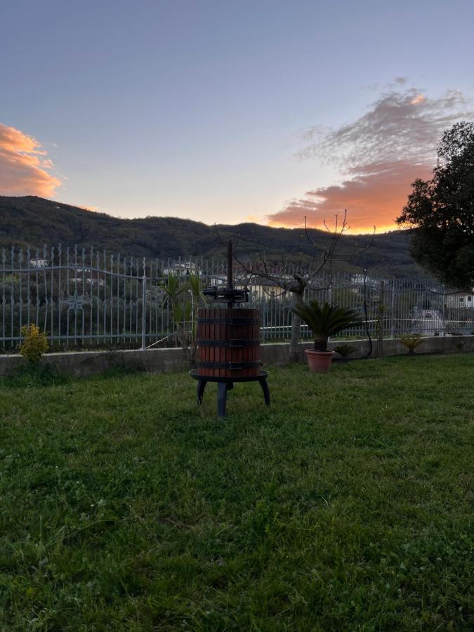 Atomos Bed & Breakfast Alvignano Bagian luar foto