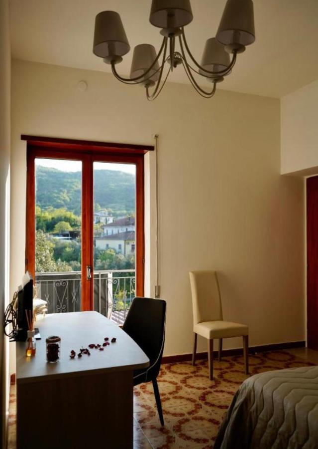 Atomos Bed & Breakfast Alvignano Bagian luar foto